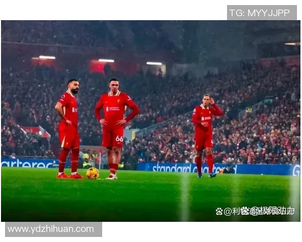 萨拉赫停球失误被抢断导致失去进攻机会引发球迷热议 萨拉赫停球失误被抢断导致失去进攻机会引发球迷热议